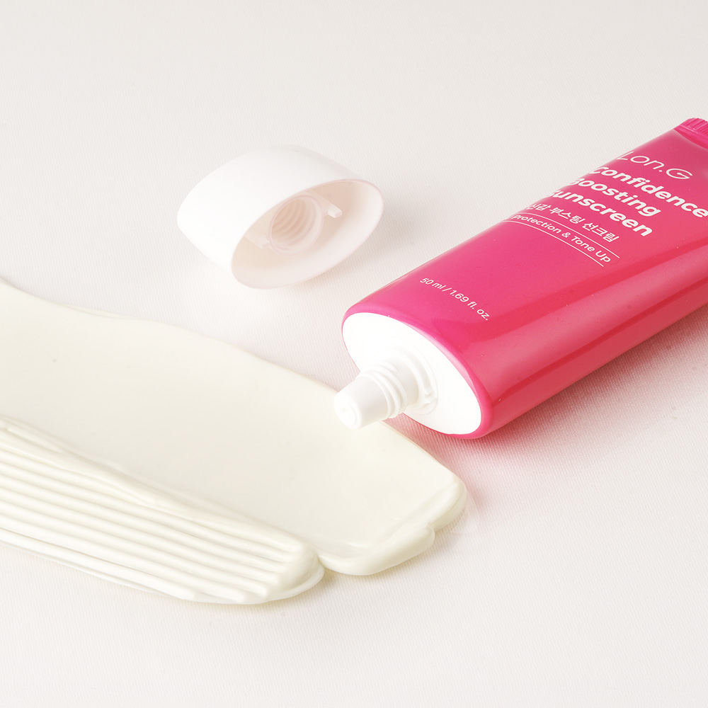 Kem chống nắng tăng cường sự tự tin [SPF50+/PA++++]