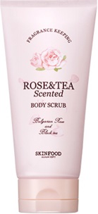 以玫瑰和茶为中心的身体磨砂膏