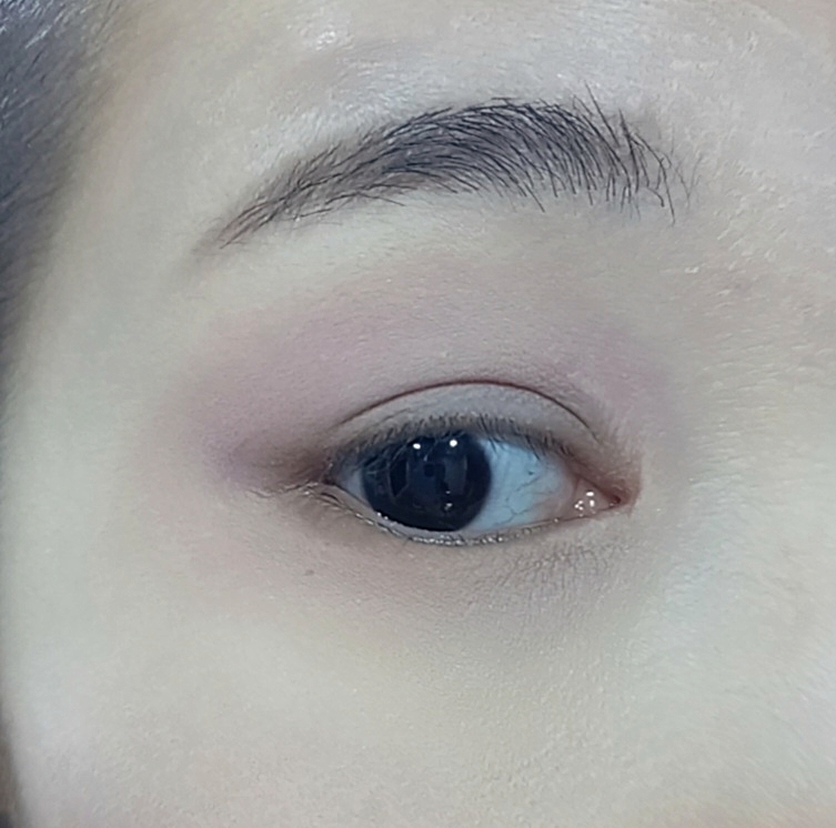 눈 발색