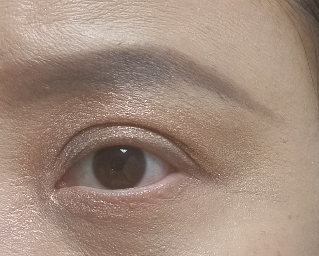 눈 발색