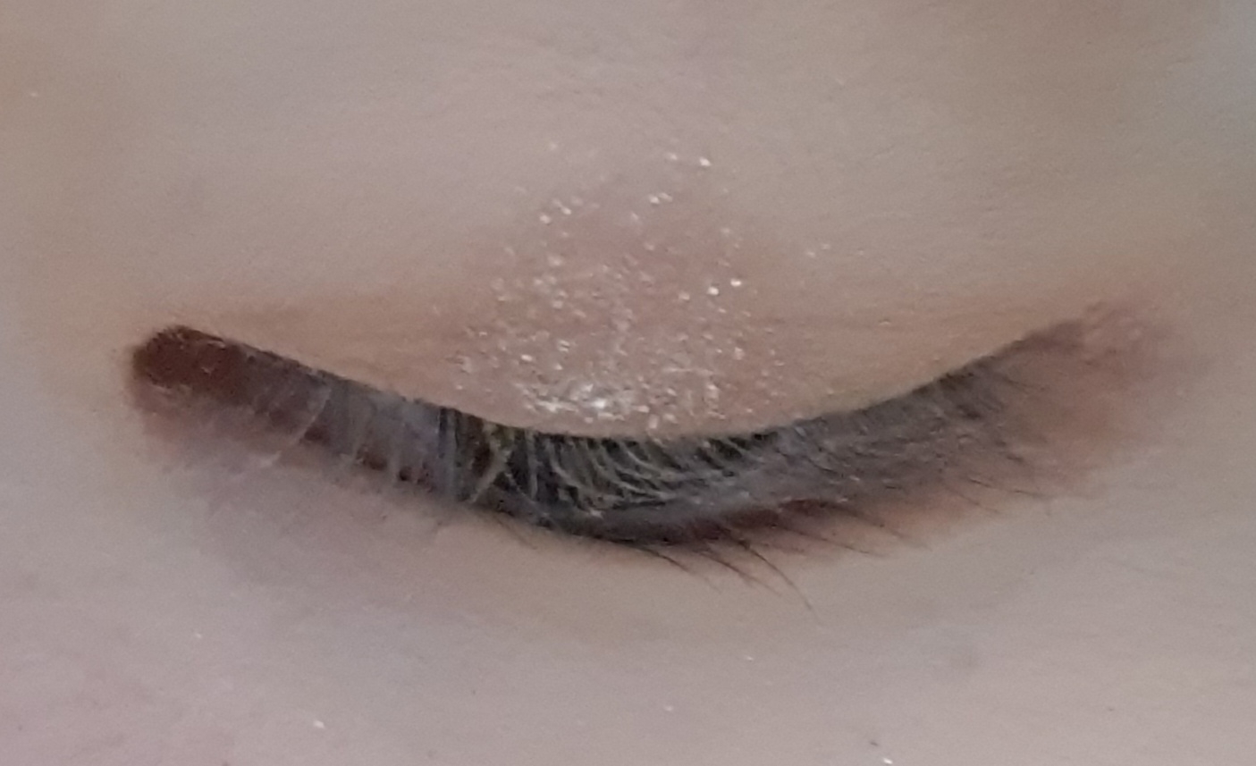 눈 발색