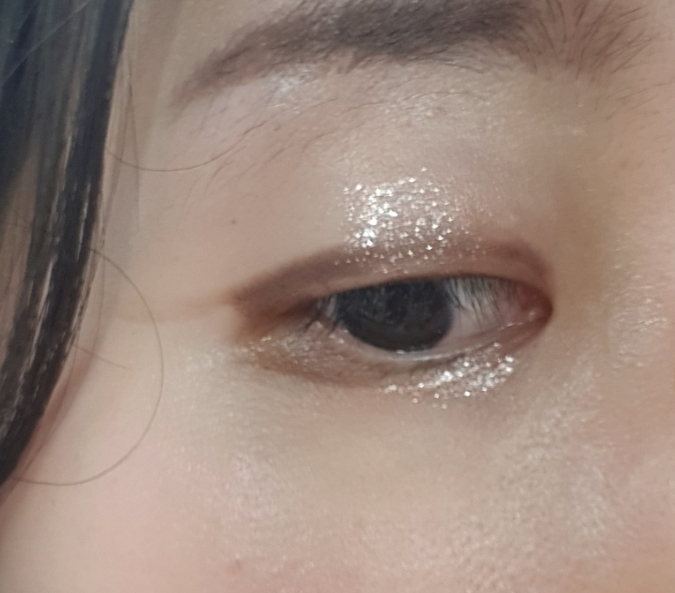 눈 발색