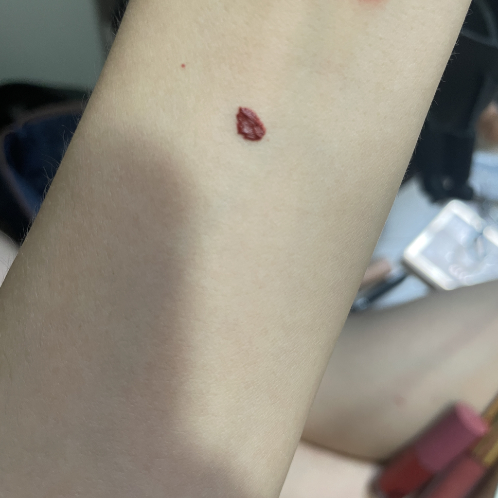 팔목 발색