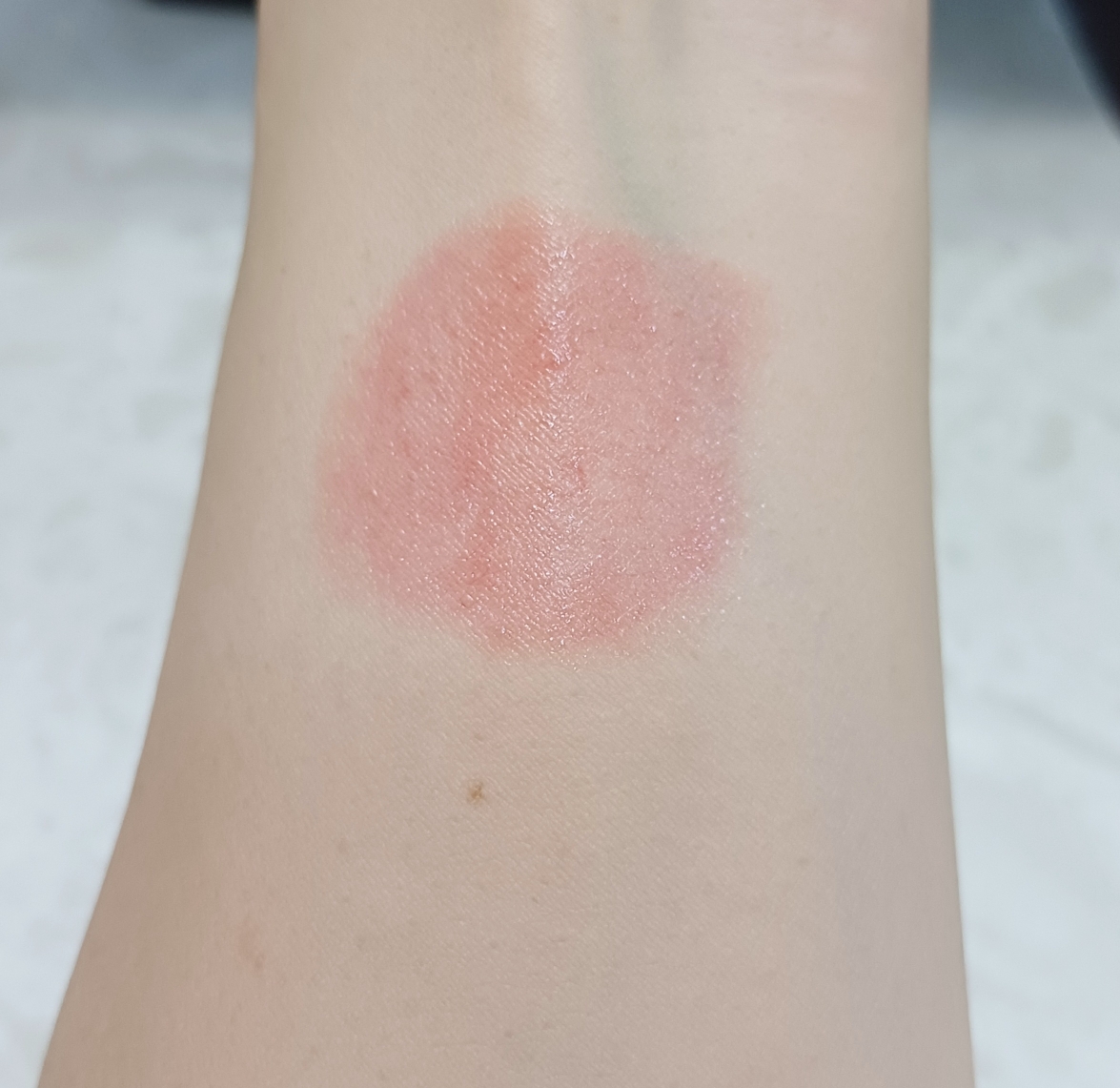 팔목 발색
