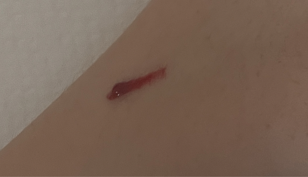 팔목 발색