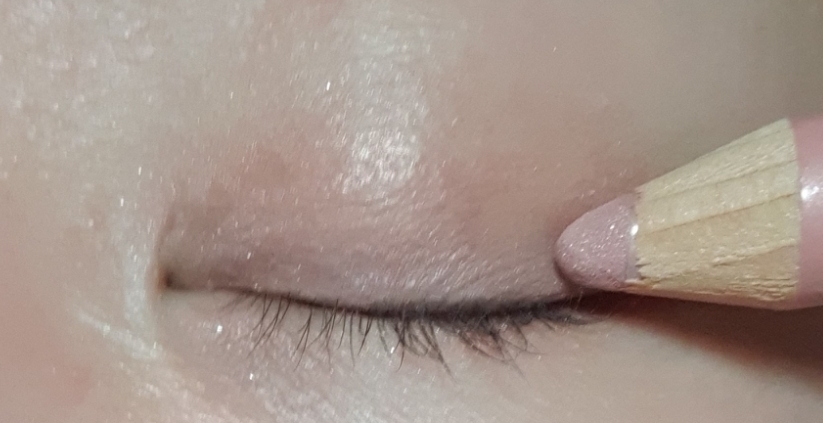 눈 발색