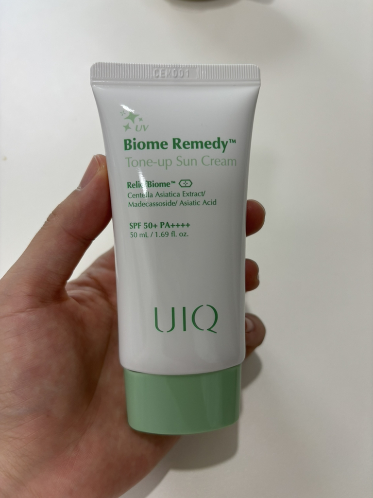 유이크 (UIQ) 바이옴 레미디 톤업 선크림 [SPF50+/PA++++] [그린] review image