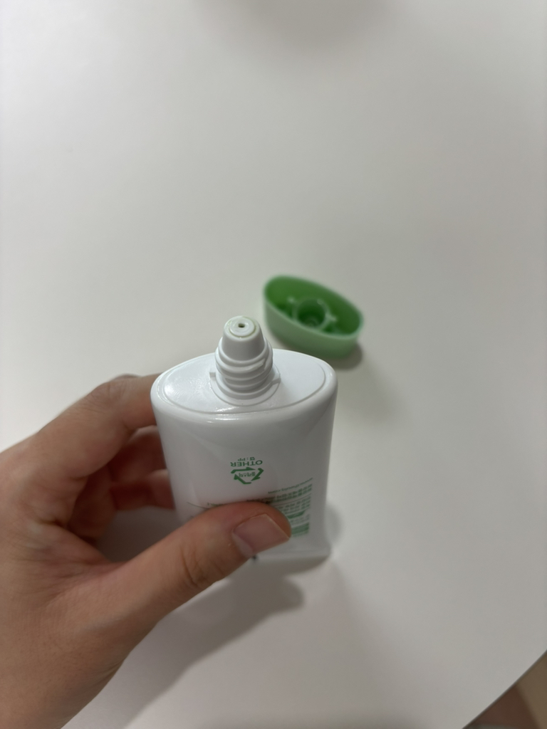 유이크 (UIQ) 바이옴 레미디 톤업 선크림 [SPF50+/PA++++] [그린] review image
