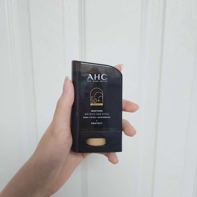 AHC (에이에이치씨) 마스터즈 에어 리치 선스틱 [SPF50+/PA++++] review image