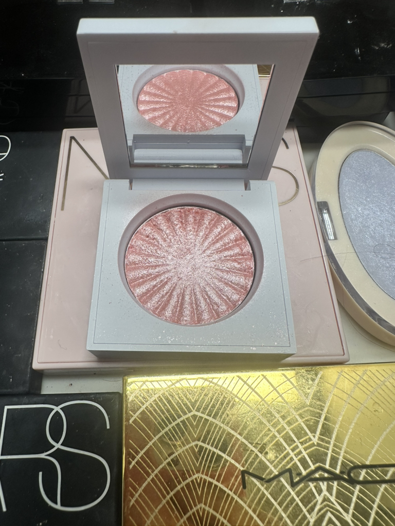 Real user review photo of Mini Highlighter [Pillow talk]