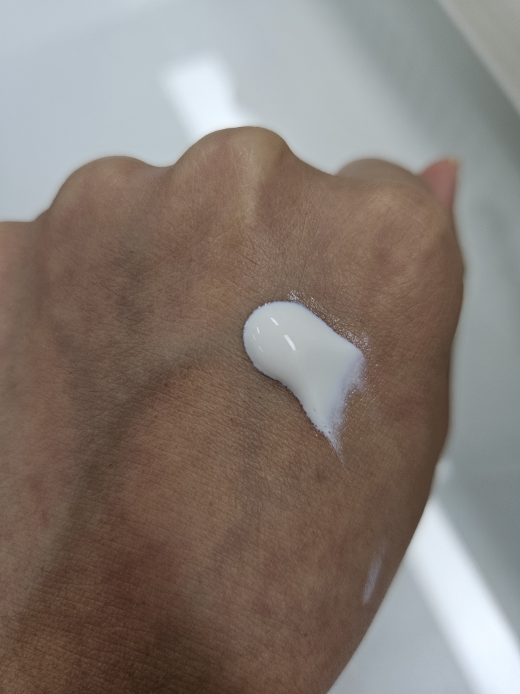 UV防护 舒缓防晒霜 [SPF50+/PA++++]的真实用户使用照片
