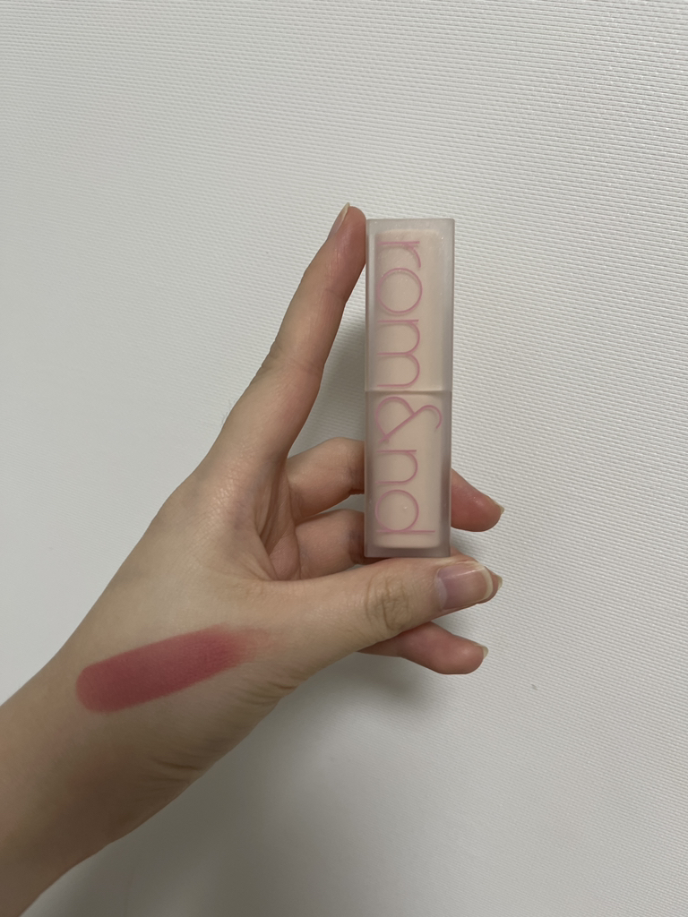零哑光唇膏 [10 粉沙]的真实用户使用照片