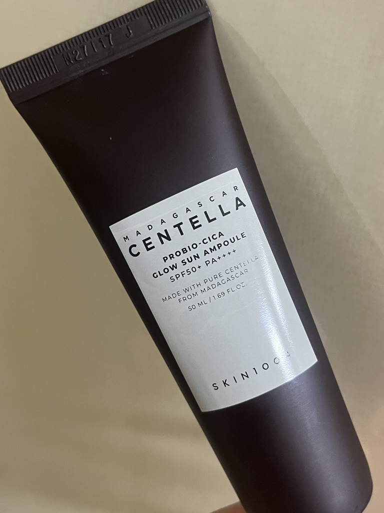 스킨1004 (SKIN1004) 마다가스카르 센텔라 프로바이오시카 글로우 선 앰플 [SPF50+/PA++++] review image