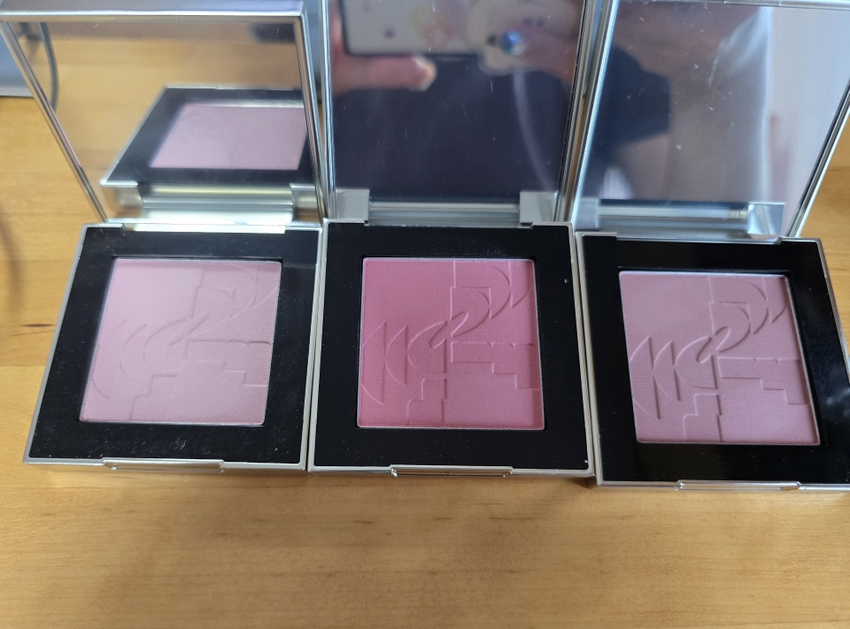 TOWSLASHFOUR ALL OVER FACE BLUSH [DAWN PINK] review image