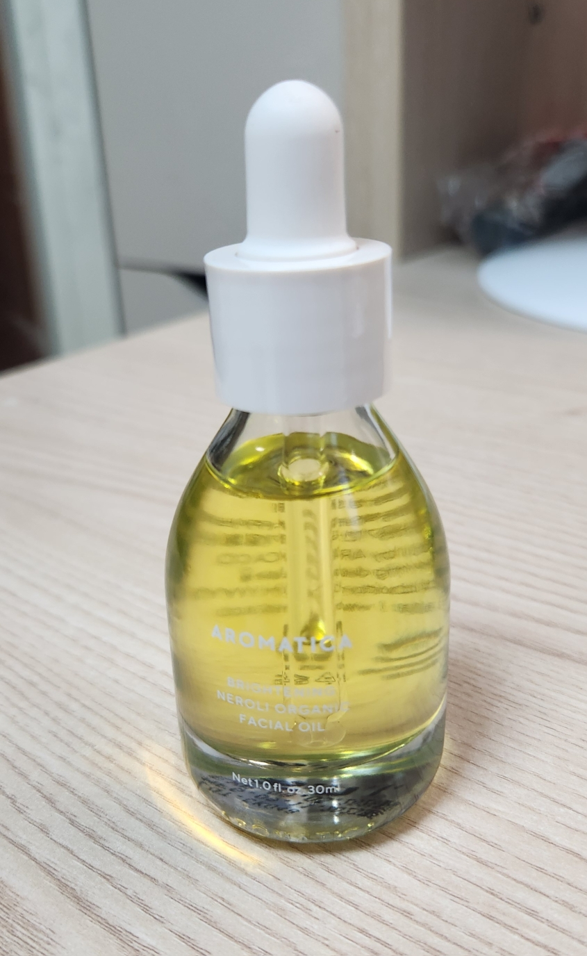 AROMATICA Organic Neroli Brightening Facial Oil review image