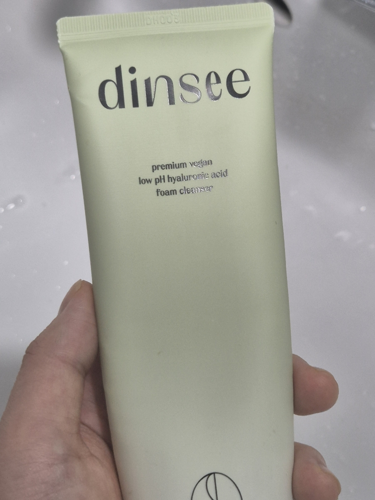 딘시 (dinsee) 프리미엄 비건 약산성 히알루론산 폼클렌저 review image