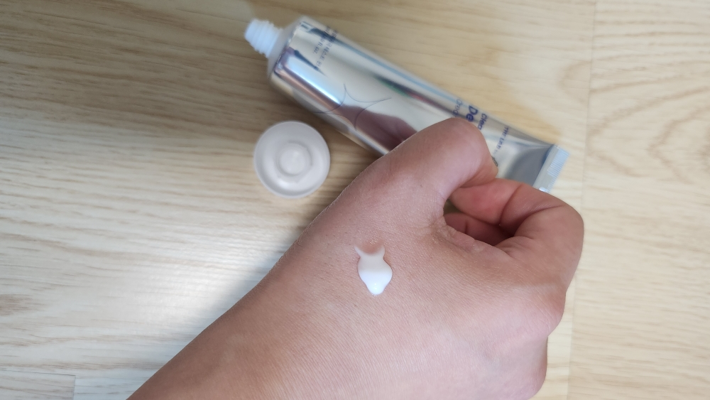 清透玻璃质感水润乳霜的真实用户使用照片
