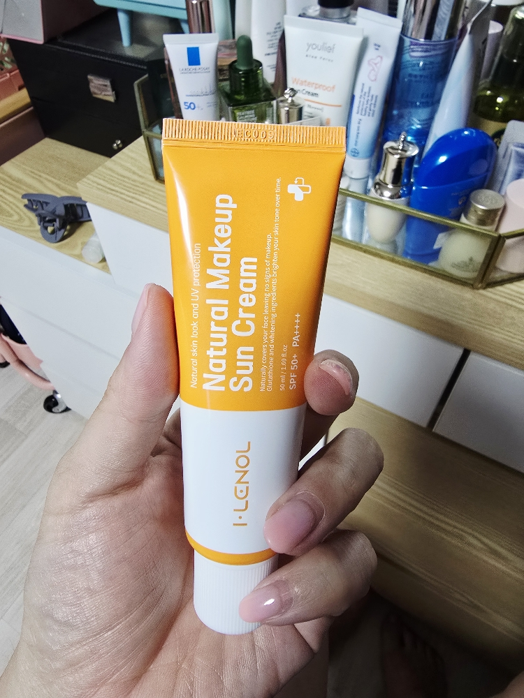 素颜霜 [SPF50+/PA++++] [1.0]的真实用户使用照片