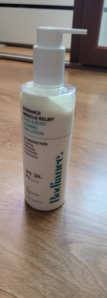 바디언스 (Bodiance) 미라클 릴리프 페이스 앤 바디 카밍 선로션 [SPF50+/PA++++] review image