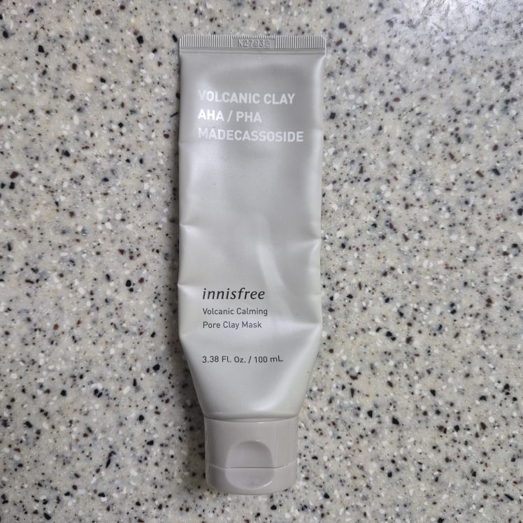 INNISFREE Mascarilla de arcilla para el cuidado de los poros de pino volcánico review image