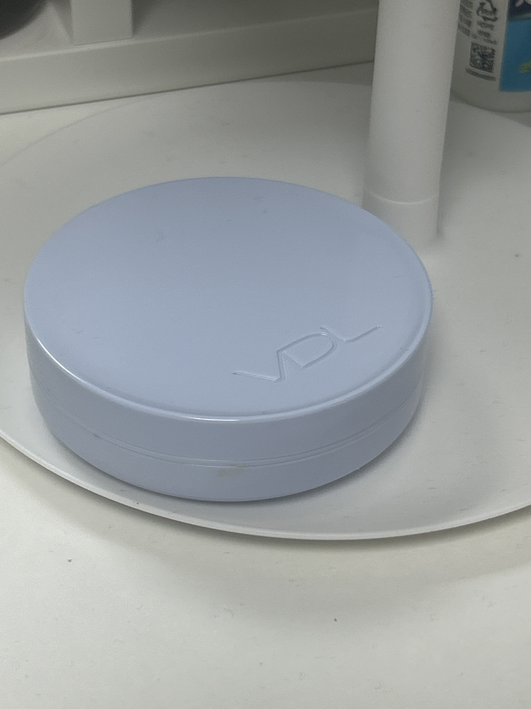 VDL (브이디엘) 톤스테인 컬러 코렉팅 쿠션 [SPF50+/PA+++] [세레니티] review image