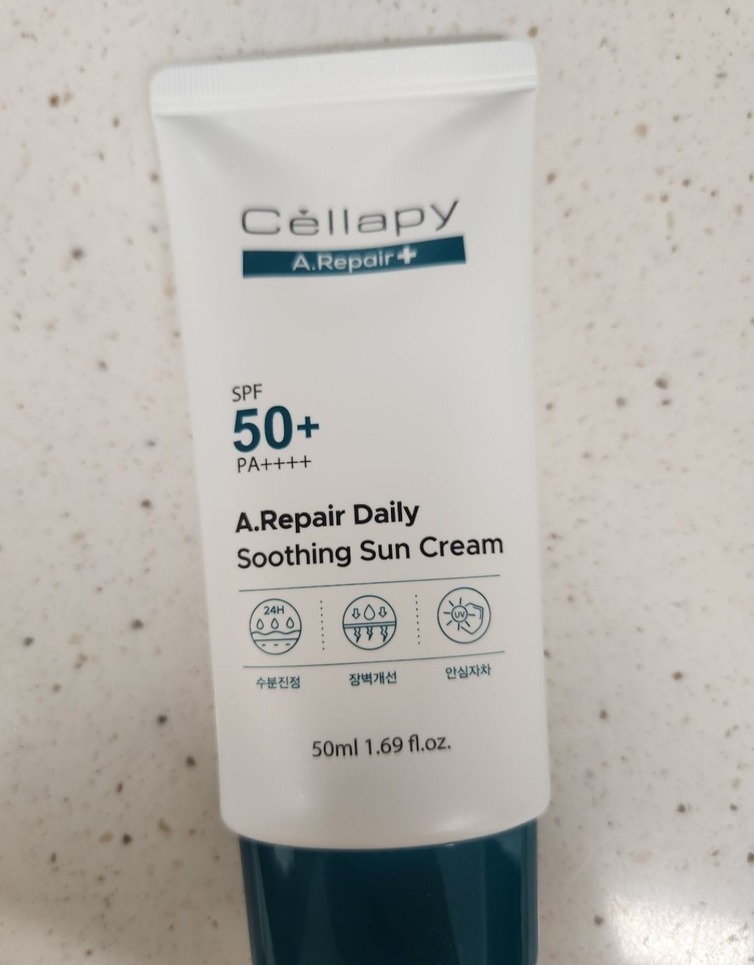셀라피 (Cellapy) 에이리페어 데일리 수딩 선크림 [SPF50+/PA++++] review image