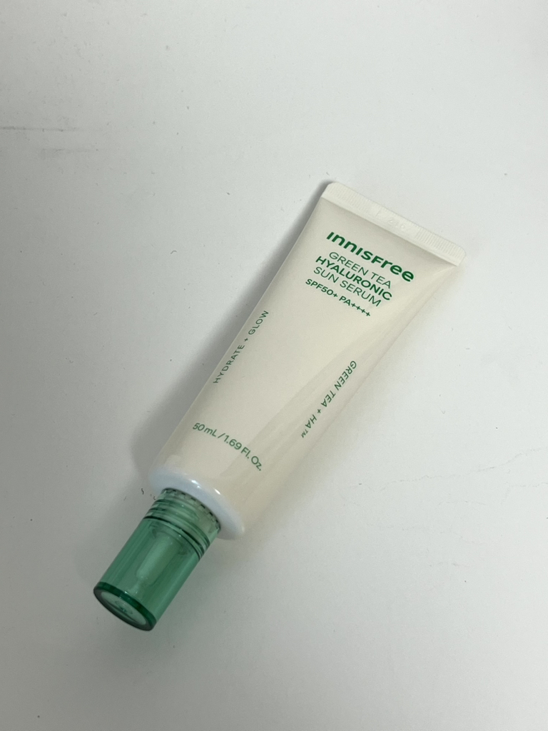 이니스프리 (INNISFREE) 그린티 히알루론산 진정수분 선세럼 [SPF50+/PA++++] review image