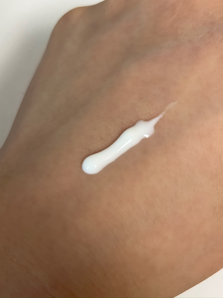 이니스프리 (INNISFREE) 그린티 히알루론산 진정수분 선세럼 [SPF50+/PA++++] review image