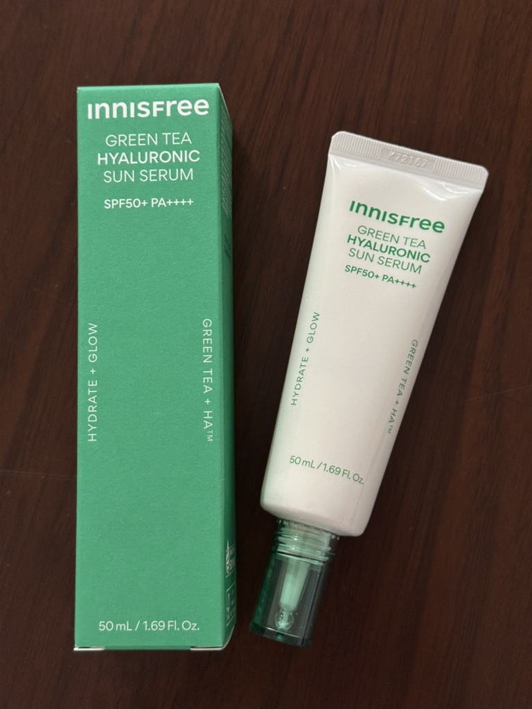 이니스프리 (INNISFREE) 그린티 히알루론산 진정수분 선세럼 [SPF50+/PA++++] review image