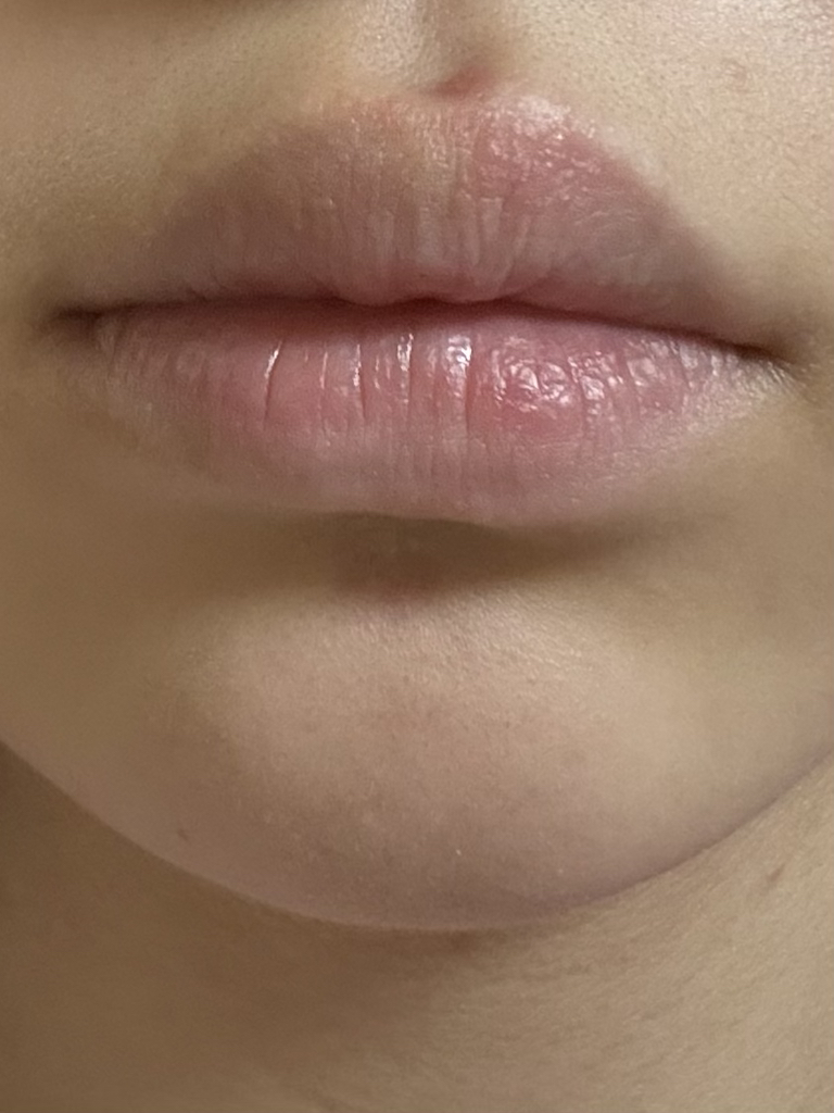 芙莉美娜 视黄醇丰盈唇部精华 [玫瑰] common.review image