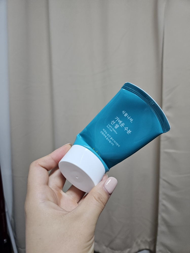 轻质水润隔离乳霜 [SPF50+/PA++++]的真实用户使用照片