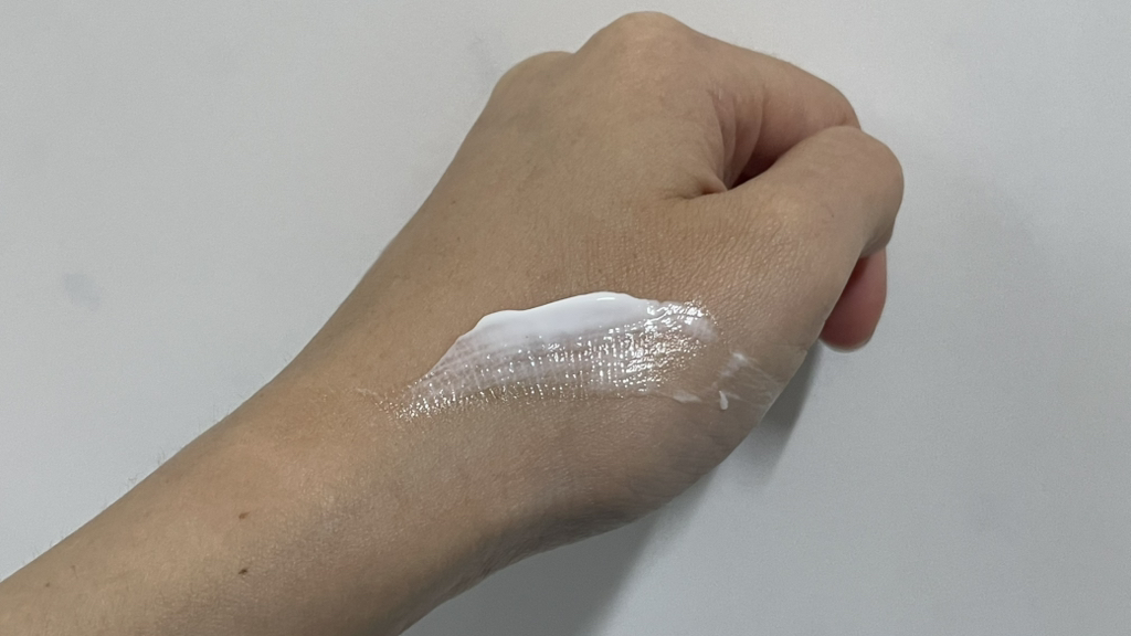 人工智能修复镇定霜的真实用户使用照片