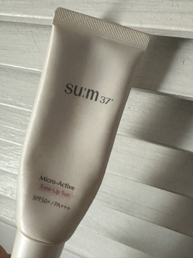 숨37도 (SUM37) 마이크로액티브 톤업 선 [SPF50+/PA+++] review image