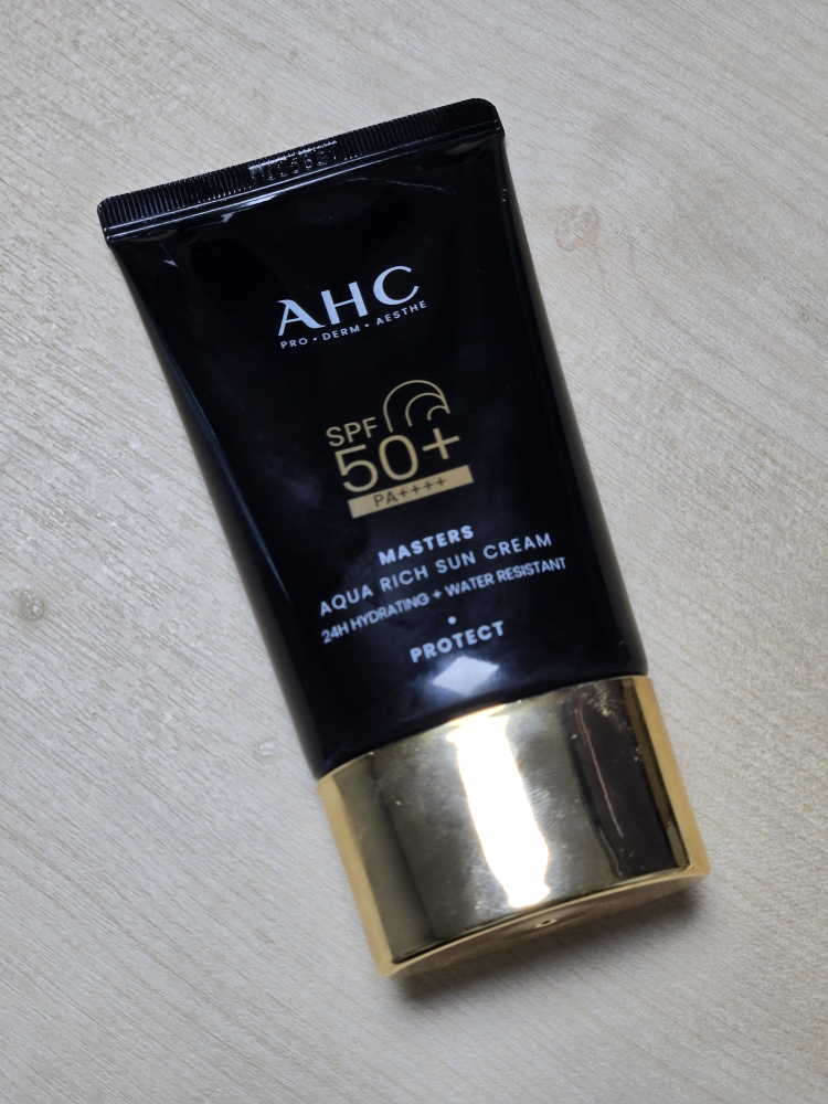 AHC マスターズ アクア リッチ サンクリーム [SPF50+/PA++++] クチコミ画像