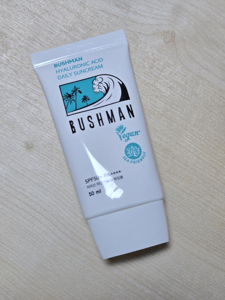부쉬맨 (BUSHMAN) 히알루론산 데일리 선크림 [SPF50+/PA++++] review image