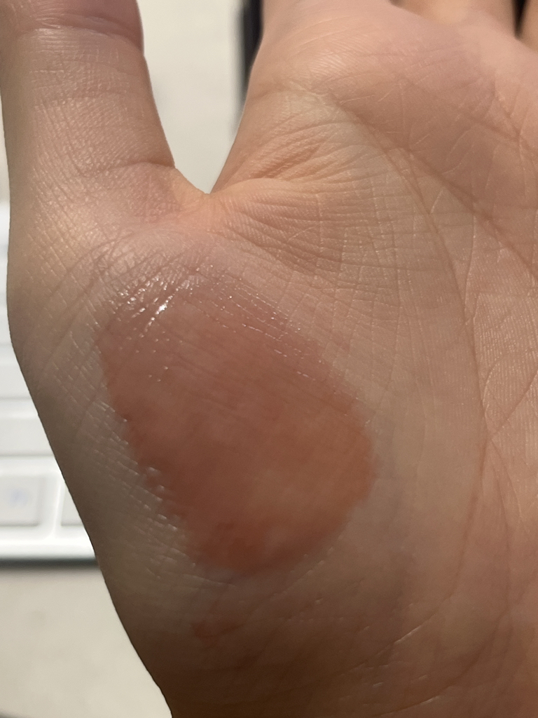 玻璃色泽唇彩 [02 坚果米色]的真实用户使用照片