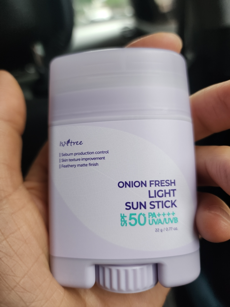 이즈앤트리 (IsNtree) 어니언 프레쉬 라이트 선 스틱 [SPF50+/PA++++] review image