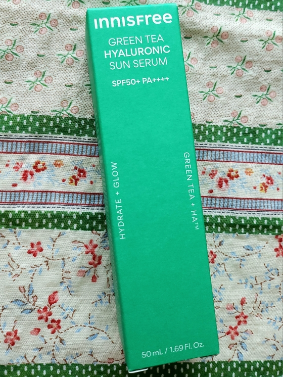 이니스프리 (INNISFREE) 그린티 히알루론산 진정수분 선세럼 [SPF50+/PA++++] review image