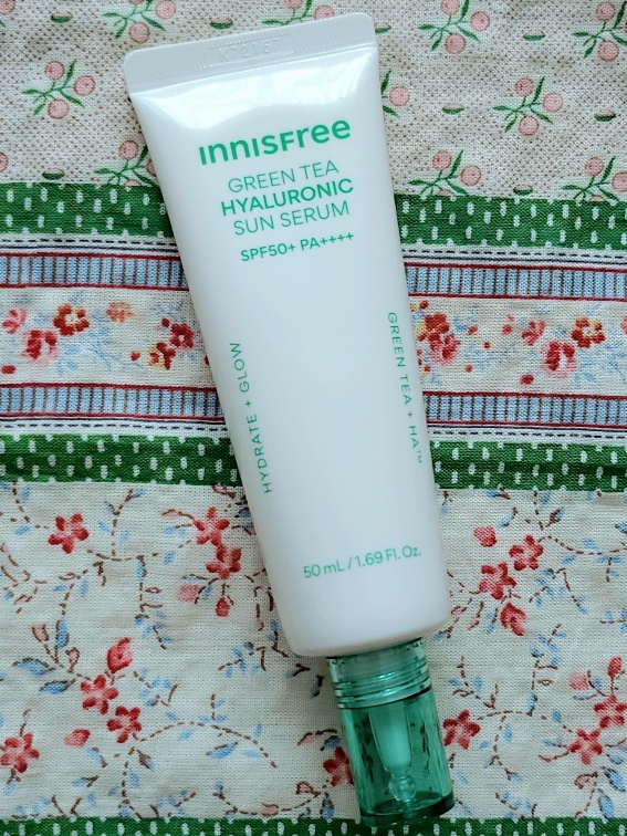 이니스프리 (INNISFREE) 그린티 히알루론산 진정수분 선세럼 [SPF50+/PA++++] review image