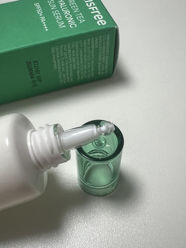 이니스프리 (INNISFREE) 그린티 히알루론산 진정수분 선세럼 [SPF50+/PA++++] review image