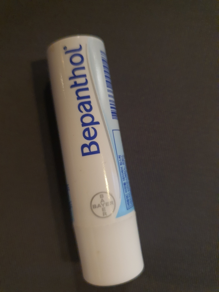 비판톨 (Bepanthol) 데이케어 립스틱 review image