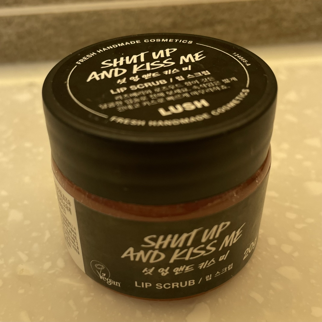 러쉬 (LUSH) 립 스크럽 [셧업앤드키스미] review image