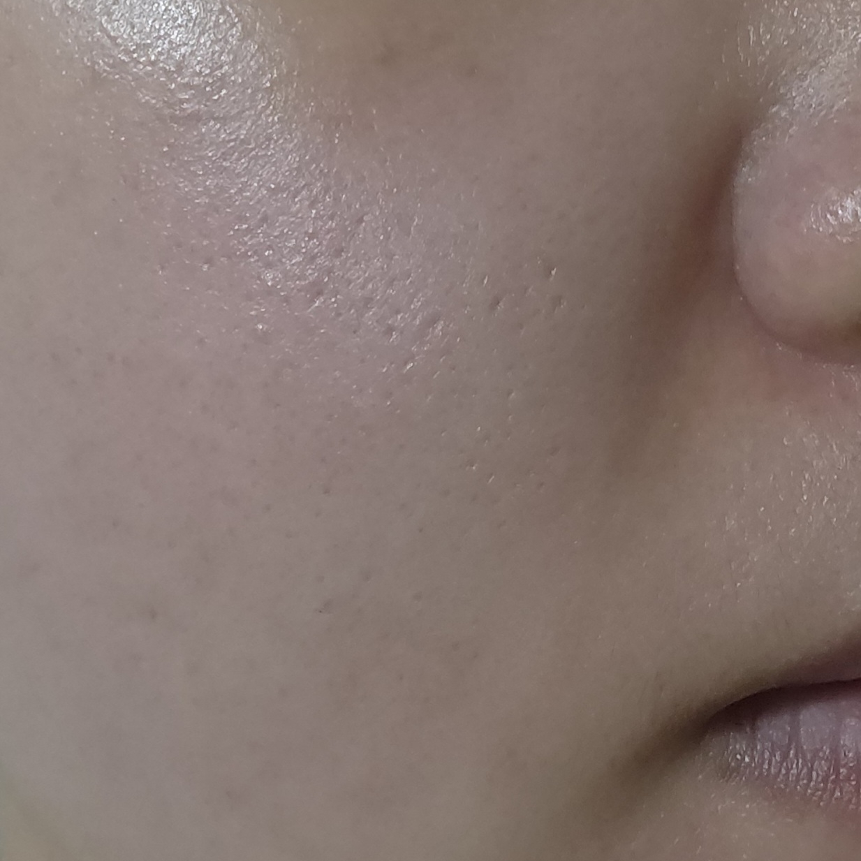 轻质水润隔离乳霜 [SPF50+/PA++++]的真实用户使用照片