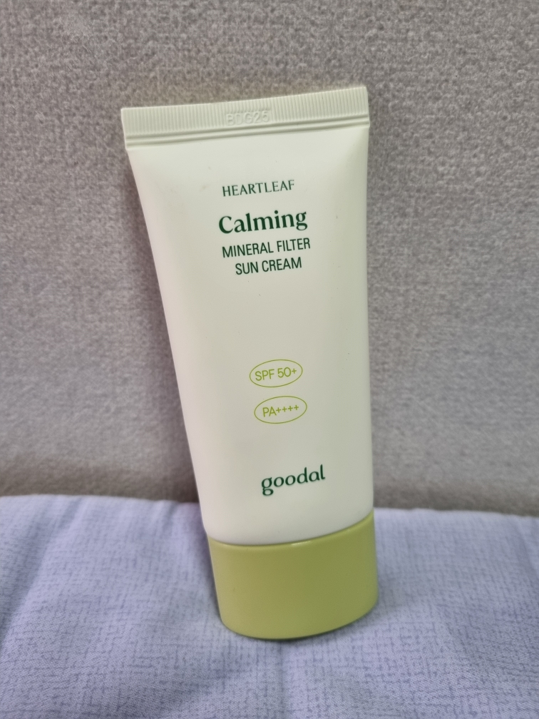 구달 (goodal) 맑은 어성초 진정 무기자차 선크림 [SPF50+/PA++++] review image