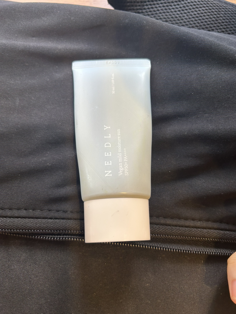 니들리 (NEEDLY) 비건 마일드 모이스처 선 [SPF50+/PA++++] review image