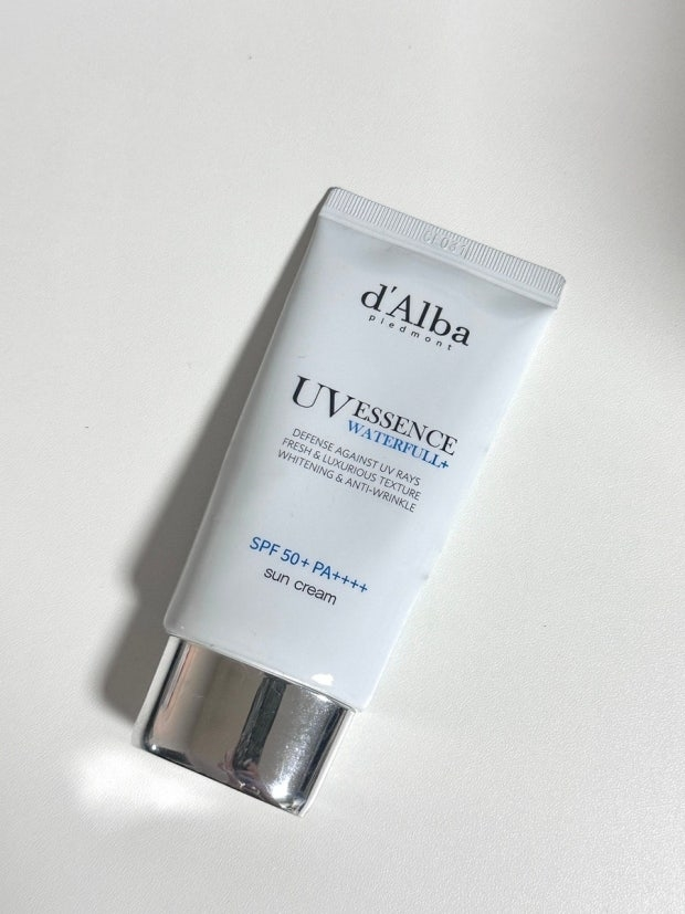 달바 (d'Alba) 워터풀 선크림 [SPF50+/PA++++] [에센스] review image