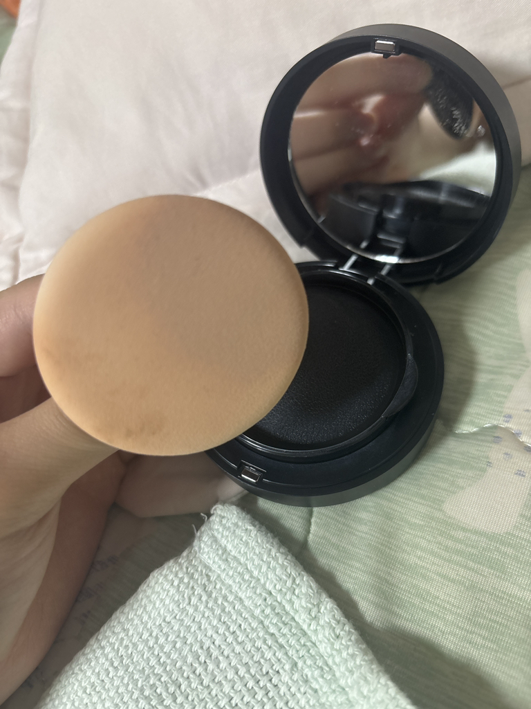 粉底液 SPF50+/PA+++ [19号色 遮瑕]的真实用户使用照片