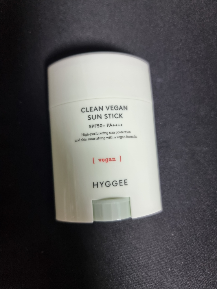 휘게 (HYGGEE) 클린 비건 선스틱 [SPF50+/PA++++] review image