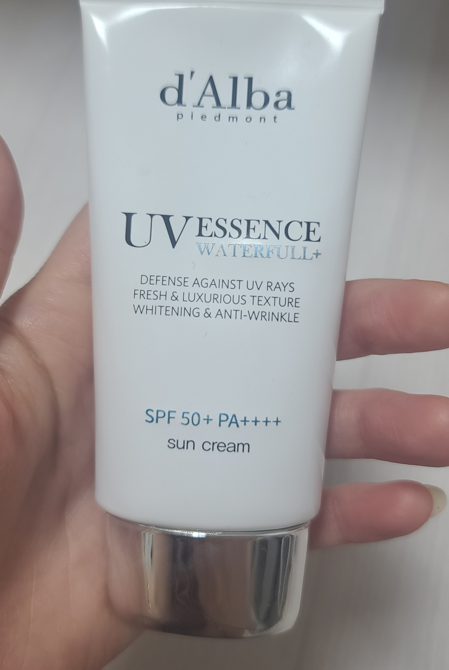 d'Alba Waterfull sun cream [SPF50+/PA++++] [Essence] review image