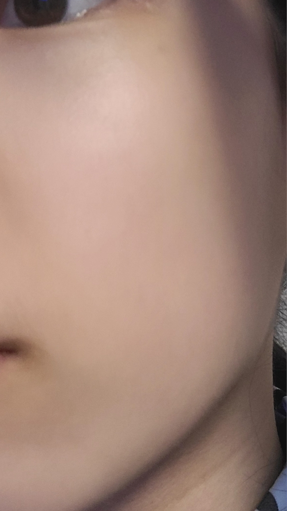 清爽水润防晒霜 [SPF50+/PA++++] [紫色调]的真实用户使用照片